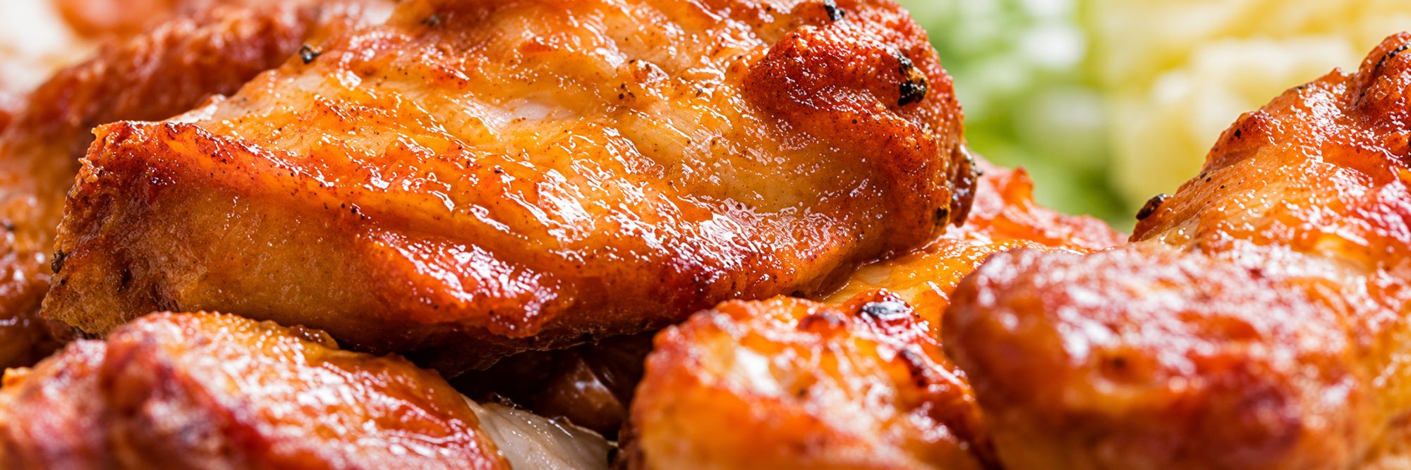 Morceaux de poulet frit dorés et croustillants